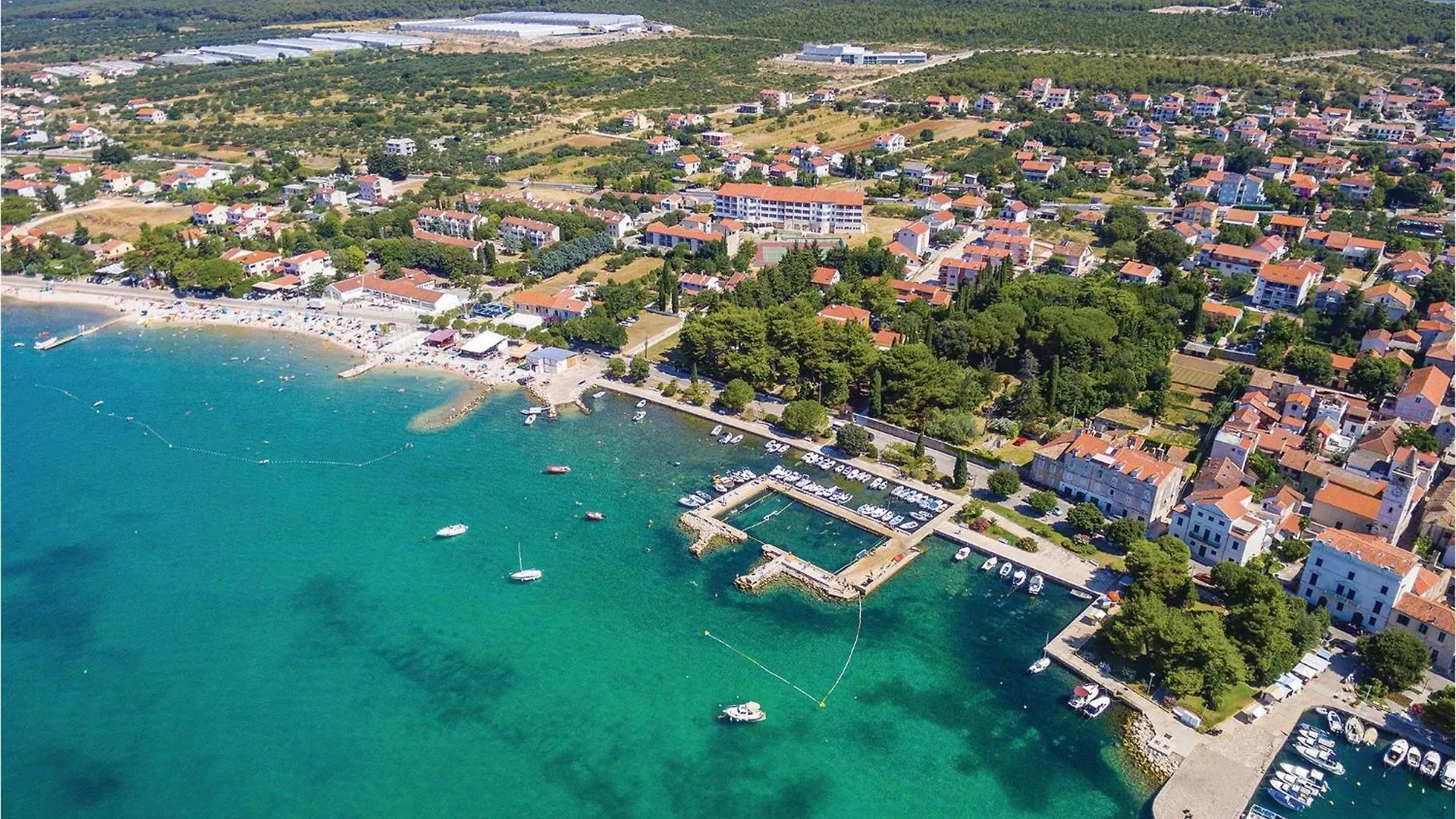 Cozy Apartment In Sveti Filip I Jakov With Wifi